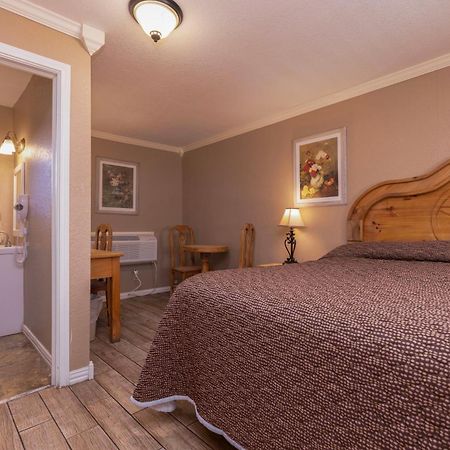 Country Inn Motel Fredericksburg Buitenkant foto