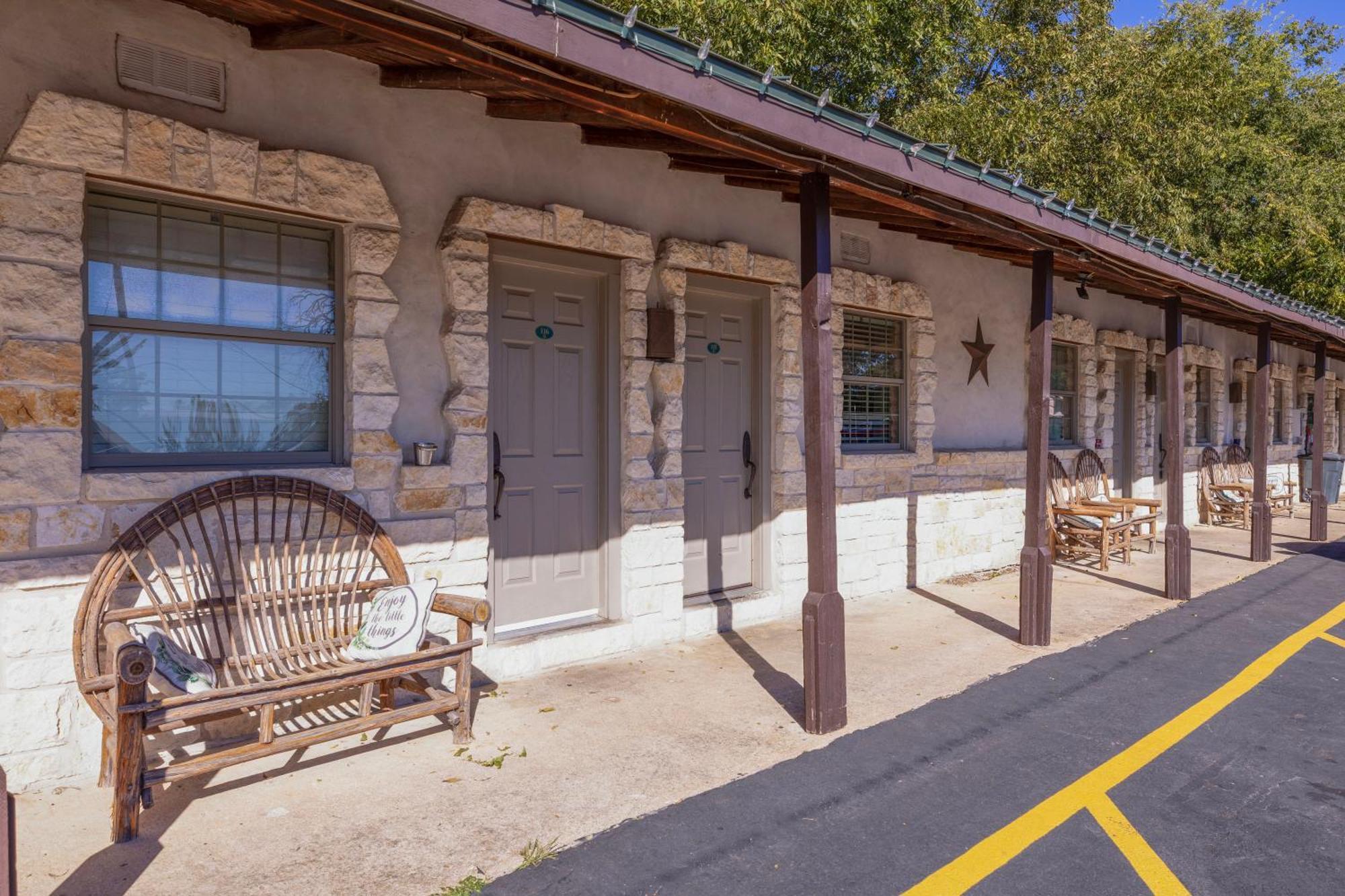 Country Inn Motel Fredericksburg Buitenkant foto