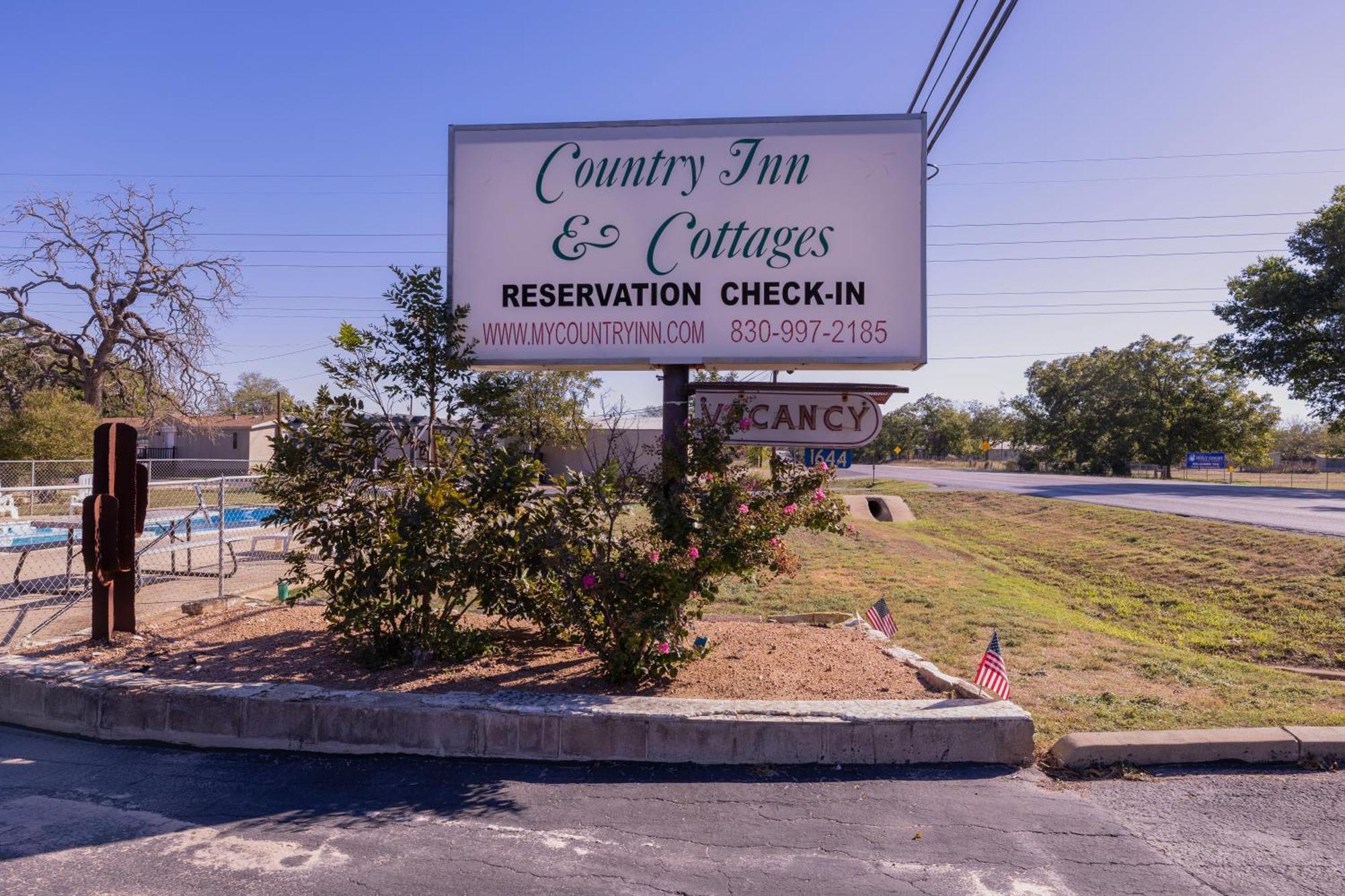 Country Inn Motel Fredericksburg Buitenkant foto